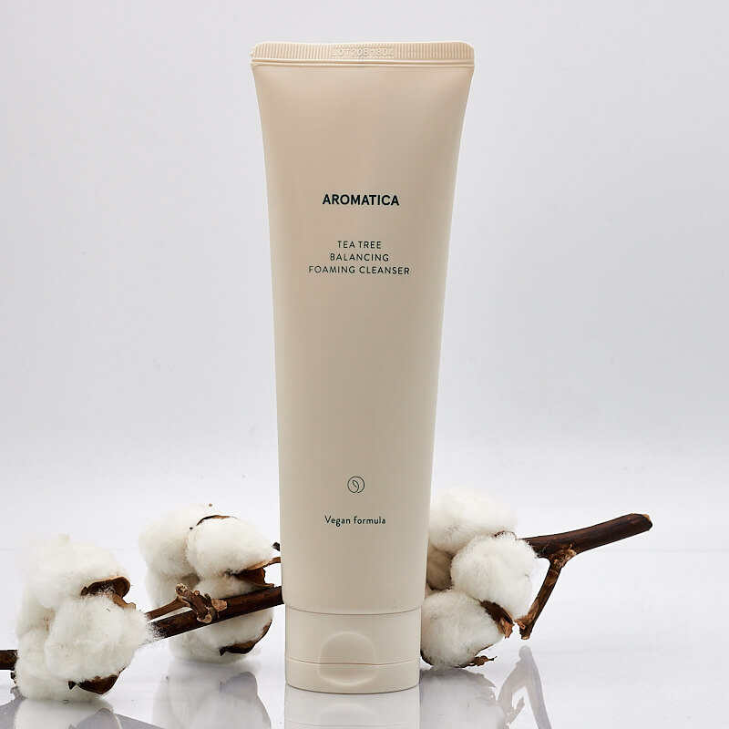 Aromatica Tea Tree Balancing Foaming Cleanser bei Juui kaufen